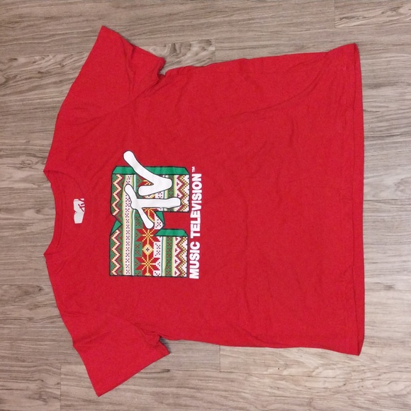 MTV Tops - MTV Graphic T-Shirt Christmas Edition